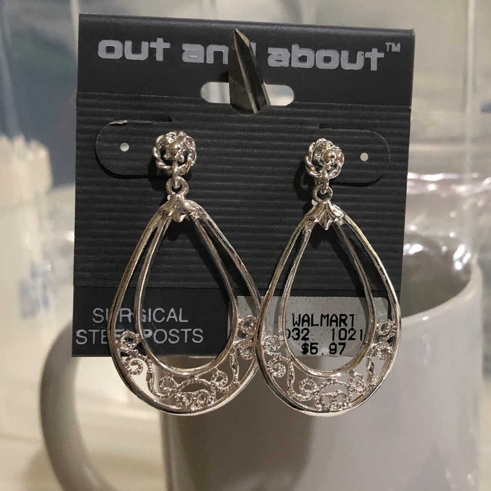 Silver Tone Teardrop Earrings